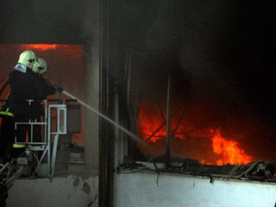 Φωτιά σε σχολή οδηγών στο Γαλάτσι