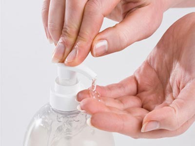 Γυναικεία χέρια: «Φιλοξενούν» ποικιλία βακτηρίων