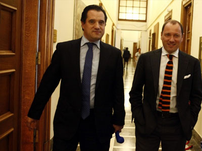 Ψυχάρη tweets VS Άδωνη