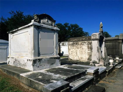 Αγγλία: Ξέθαψε τον πατέρα της για να βρει τη διαθήκη