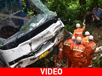 Κίνα: Λεωφορείο έπεσε σε χαράδρα