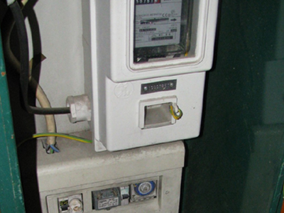 Ρολόι της Δ.Ε.Η. και στους τάφους