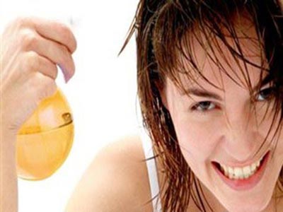 Λαδωμένα μαλλιά: Υπάρχει λύση!