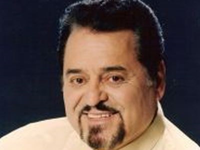 Αγαπάει Ντόρα και μισεί Μαρκογιαννάκη