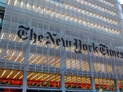 Ανέβηκε να πάρει εφημερίδα…