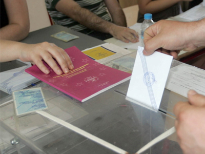 Χαμηλές πτήσεις για όλα τα κόμματα δείχνει δημοσκόπηση της Rass