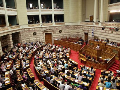 Βουλή με τα όλα της