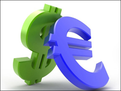 Υποχωρεί το ευρώ