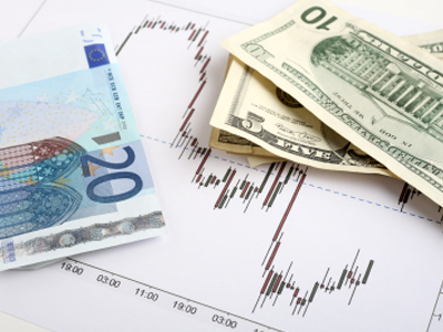 Ενισχύεται το ευρώ