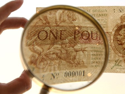 Πρωταγωνιστές στερλίνα και δολάριο Ν. Ζηλανδίας