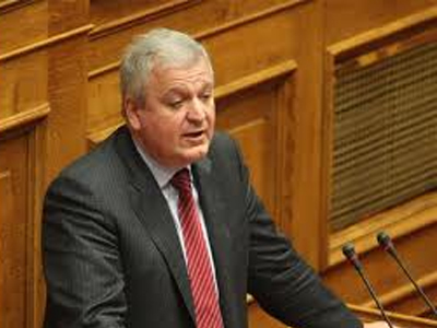 Ο Πρωτόπαπας τράβηξε το αυτί δημοσιογράφου