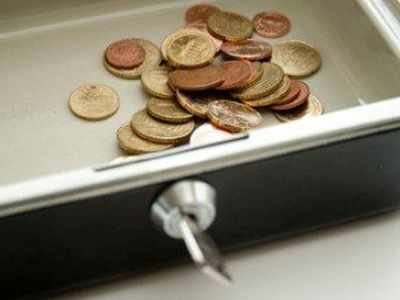 Άδειασαν τα ταμεία της Νέας Δημοκρατίας