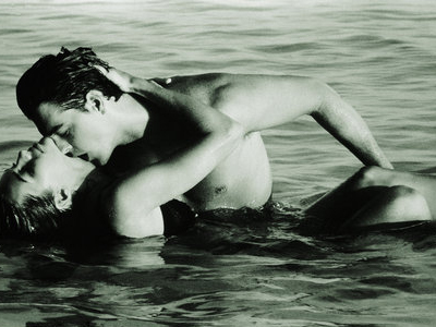 Γονιμότητα: Μπορεί μία κοπέλα να μείνει έγκυος μέσα στη θάλασσα;