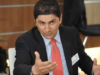 Κατάληψη στο γραφείο του Λευτέρη Αυγενάκη