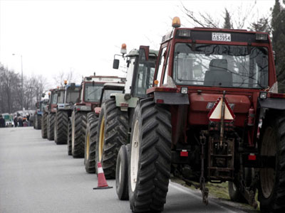 Λάρισα: Στο μπλόκο της Νίκαιας και ψαράδες
