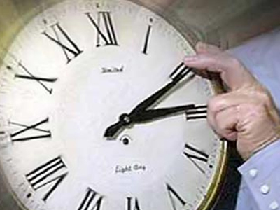 Γυρίζουμε τα ρολόγια την Κυριακή