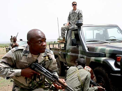 Μάλι: Η χούντα ανακοίνωσε την επαναφορά του Συντάγματος