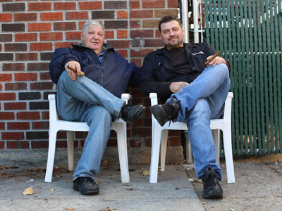 Εσείς οι Αμερικάνοι αποκόπτετε τα παιδιά σας στα 18, εμείς οι Έλληνες όχι