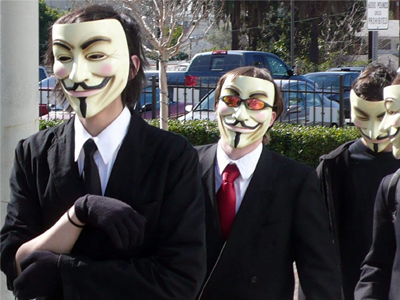 Οι Anonymous «χτύπησαν» στη Μ. Βρετανία