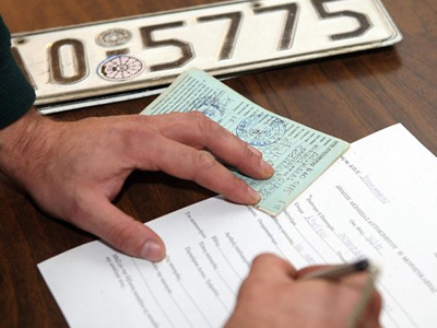 Καβάλα: Παράδοση πινακίδων με τη… σέσουλα