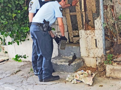 Εντοπίστηκε παλιό πολεμικό όπλο σε εγκαταλελειμμένο σπίτι