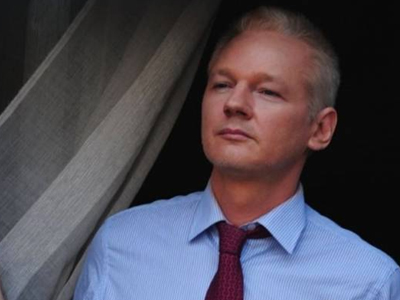 Αυστραλία: Η κυβέρνηση εγκαταλείπει τον Ασάνζ