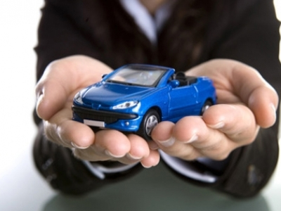 Σημαντικές μειώσεις στα ασφάλιστρα αυτοκινήτων