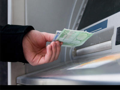 Στο στόχαστρο του ΣΔΟΕ οι κάρτες των offshore