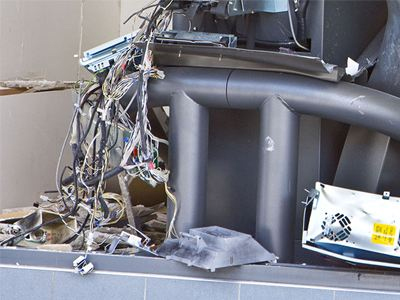 Ανατίναξαν ΑΤΜ στο Σχηματάρι