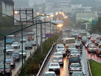 Αυξημένη κίνηση σε κεντρικούς δρόμους