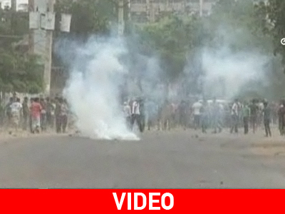 Μπαγκλαντές: Αιματηρά επεισόδια λόγω χαμηλών μισθών Μπαγκλαντές: Αιματηρά επεισόδια λόγω χαμηλών μισθών