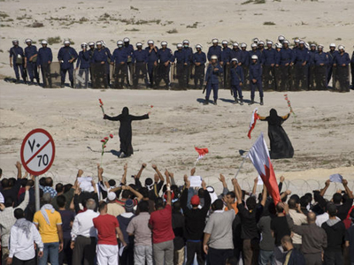 Μπαχρέιν: Πάνω από 120 τραυματίες από συγκρούσεις με αστυνομικούς