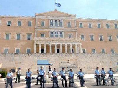 Σε ψυχολόγο οι αστυνομικοί της Βουλής