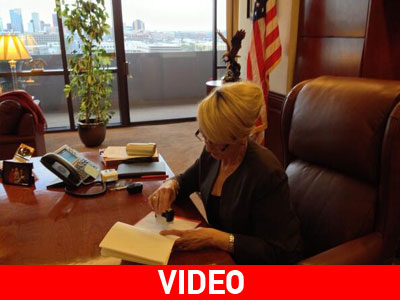 Αριζόνα: Βέτο στο ν/σ που δίνει δυνατότητα διακρίσεων κατά των γκέι