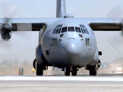 Με C-130 μεταφέρθηκε στο Λονδίνο βρέφος από τη Θεσσαλονίκη