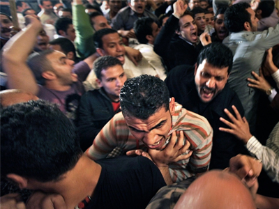 Συγκρούσεις με νεκρούς στο Κάιρο