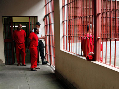 Τουλάχιστον 120 όμηροι σε φυλακή της Βραζιλίας