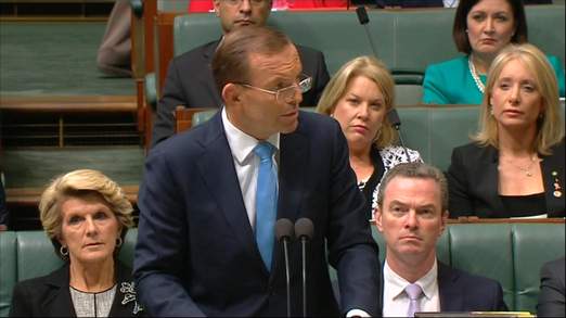 O Τόνι Άμποτ κατά την ομιλία του στην αυστραλιανή βουλή