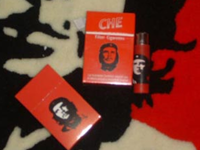 Καταδιώκουν τον Τσε και μετά τον θάνατό του Καταδιώκουν τον Τσε και μετά τον θάνατό του