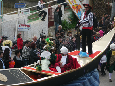 Καρναβαλικές εκδηλώσεις με μηνύματα αισιοδοξίας στα Χανιά