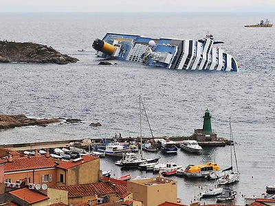 Έντονες ανησυχίες για θαλάσσια ρύπανση από το ναυάγιο