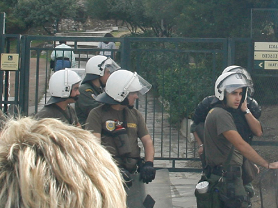 Ένταση και προσαγωγές στην Ακρόπολη Ένταση και προσαγωγές στην Ακρόπολη