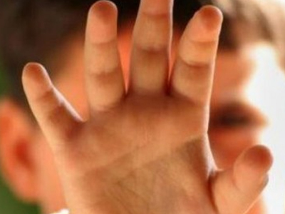 Ποινική δίωξη σε μητέρα που κακοποιούσε το παιδί της