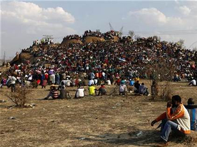 Νότια Αφρική: Κηδεύτηκαν χθες οι περισσότεροι από τους νεκρούς μεταλλωρύχους
