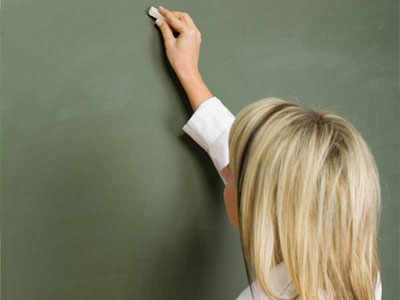 H δασκάλα του… ΑΝΤΑΡΣΥΑ