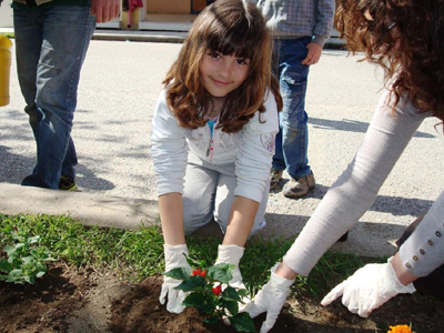 Οι μαθητές του Δ. Βόλβης μαθαίνουν να φυτεύουν!