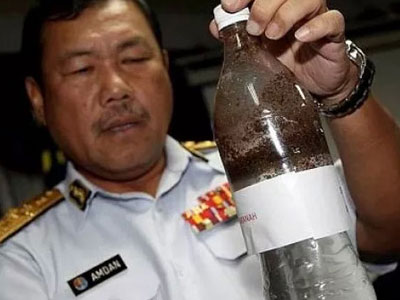 Οι πετρελαιοκηλίδες ήταν από τάνκερ και όχι από αεροπλάνο