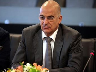 Απάντηση Δένδια για τους οπλισμένους βουλευτές