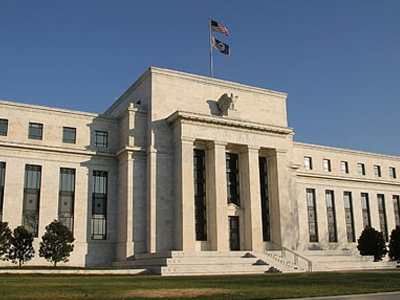 FXCM: Δολάριο και S&P 500 περιμένουν την ανακοίνωση της Fed