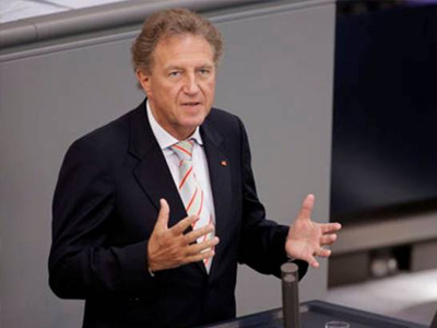 Μπάρτλε: Κατηγορηματικό «όχι» σε νέο κούρεμα